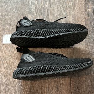 Black work tennis shoes